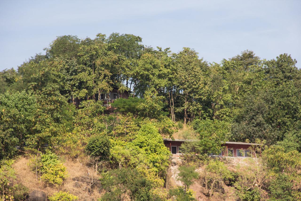 สเตอร์ลิง เนเจอร์ เทรล ทาโภสา ชวาหาร Hotel Birjpara ภายนอก รูปภาพ